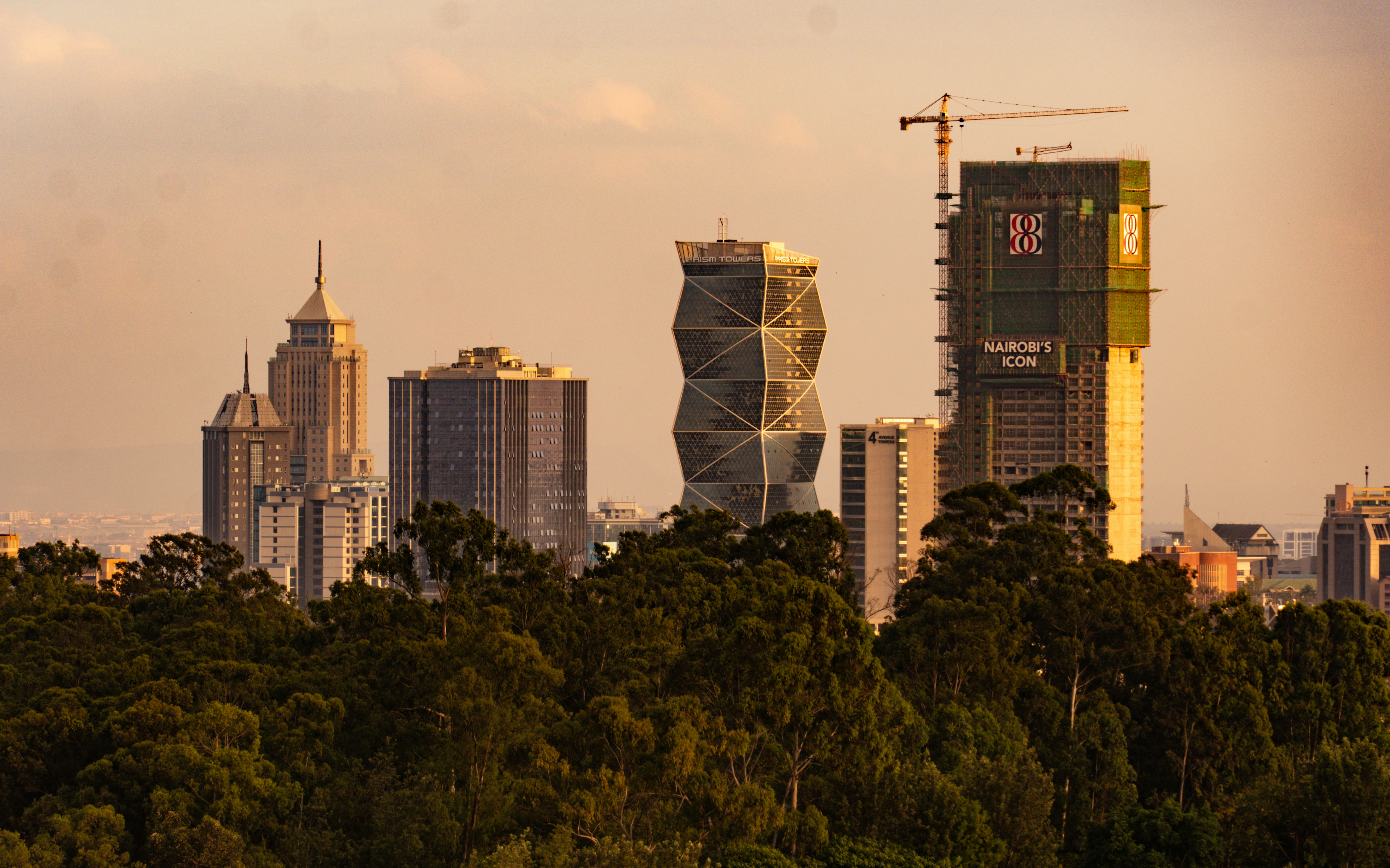 Skyline de Nairobi au coucher du soleil